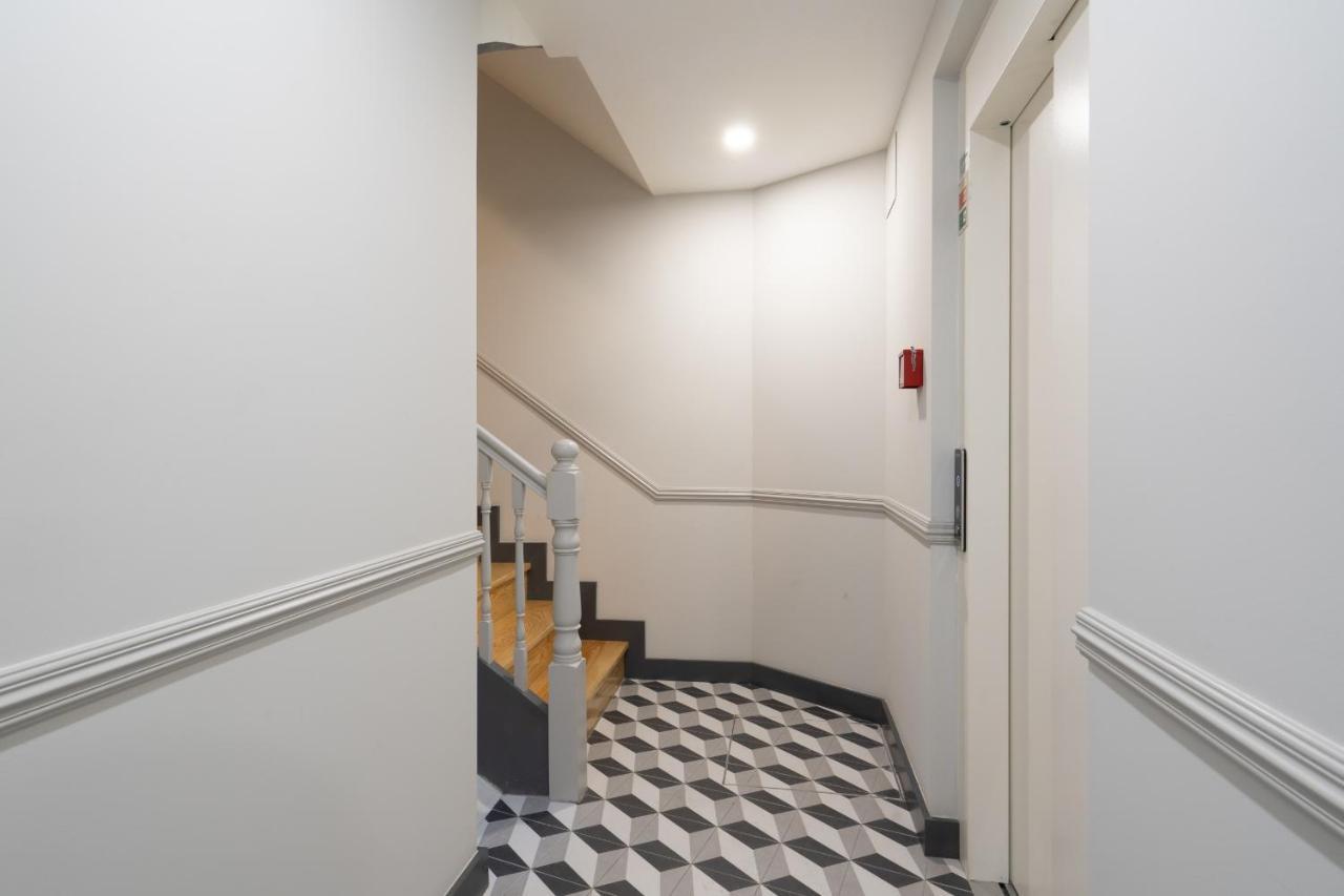 Host Wise - Enchanting Design Flat - Premium Location Porto Exterior photo